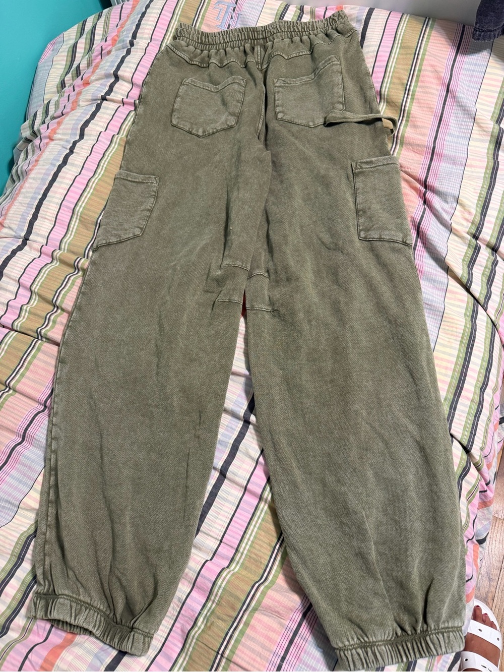 Lulus NWOT Olive Green Mineral Wash Utility Cargo Joggers, Medium